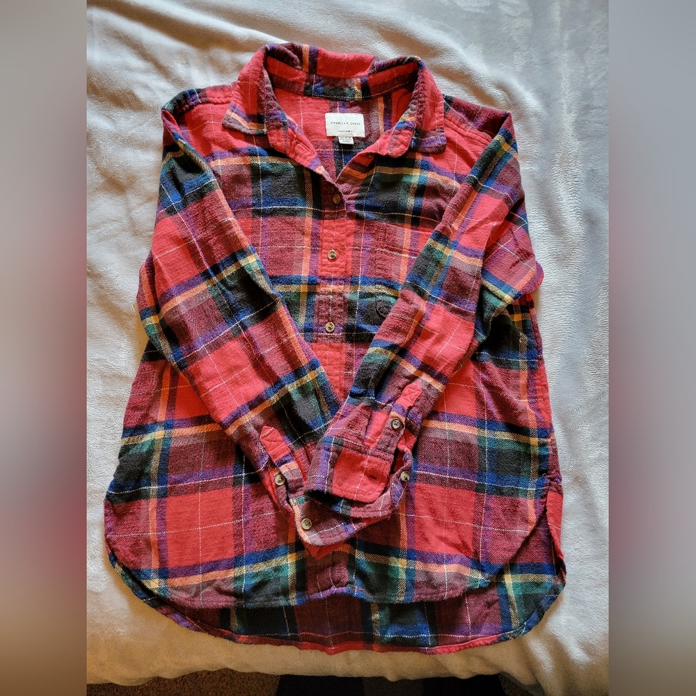 AMERICAN EAGLE | boyfriend Fit Plaid Button Up